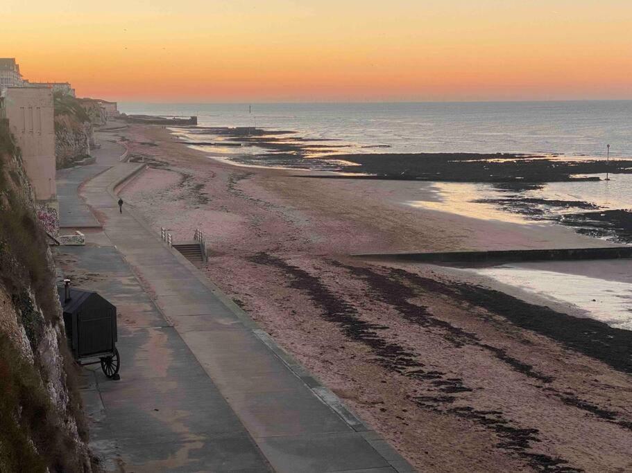Walpole Bay Sea Views Margate